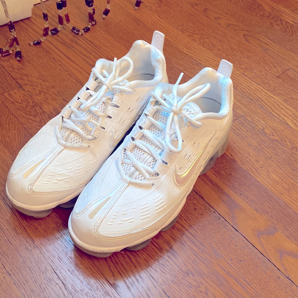 Nike Vapor AirMAX360 women’s shoe, gently worn a few times, size 9